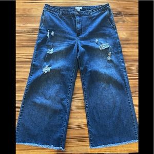 Easel Cropped Distressed Jeans